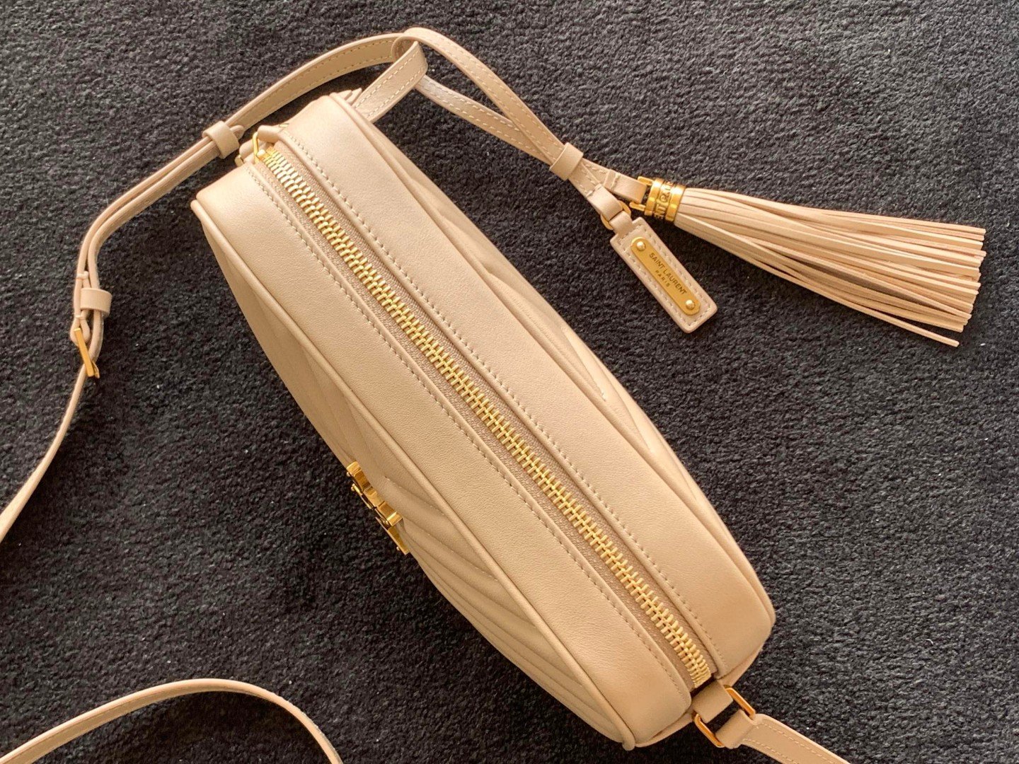 超A貨YSL聖羅蘭包包 lou絎縫皮革相機袋 Saint Laurent Monogram肩背袋 卡其
