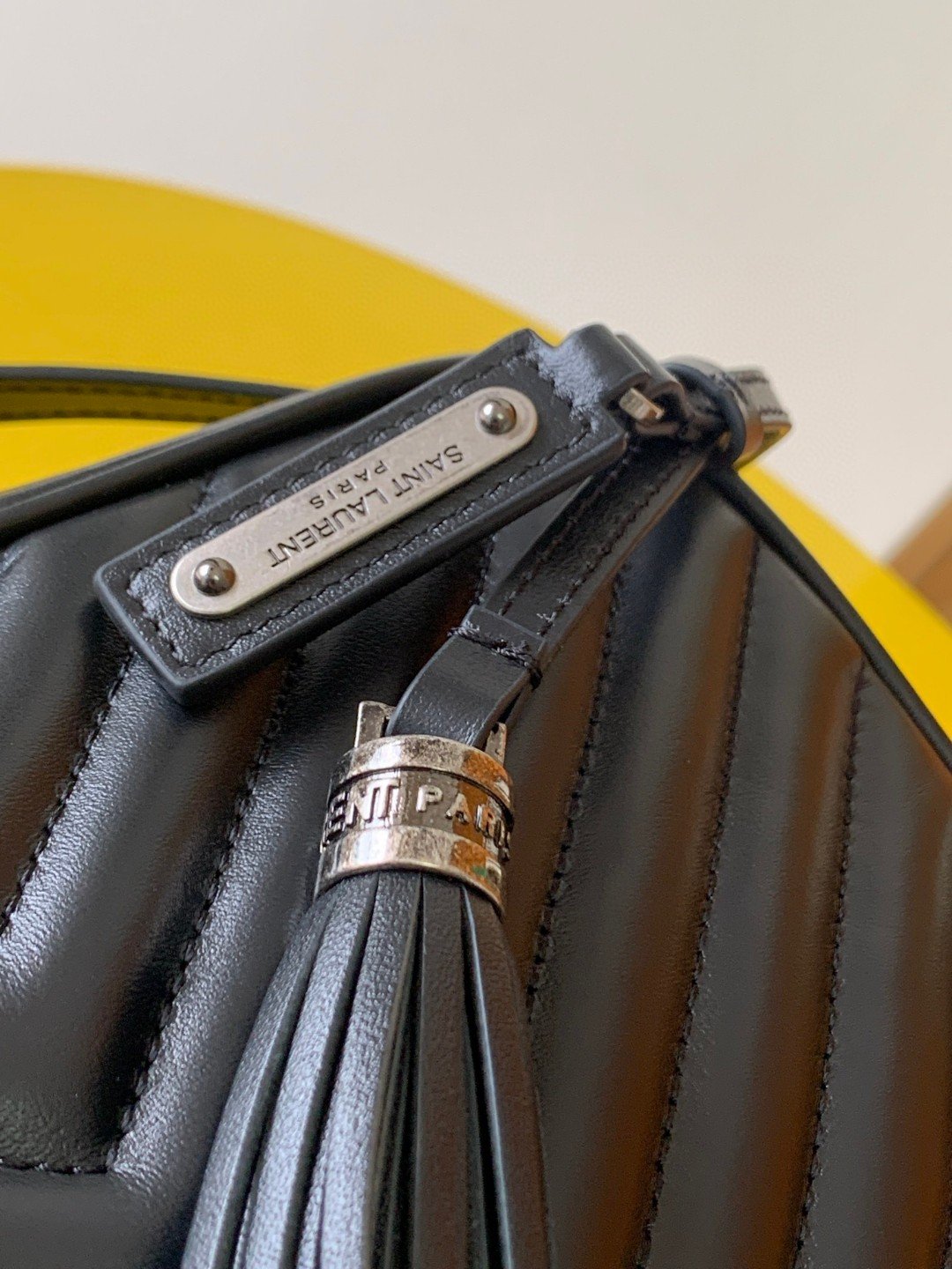 超A貨YSL聖羅蘭包包 lou絎縫皮革相機袋 Saint Laurent Monogram肩背袋 黑色銀扣