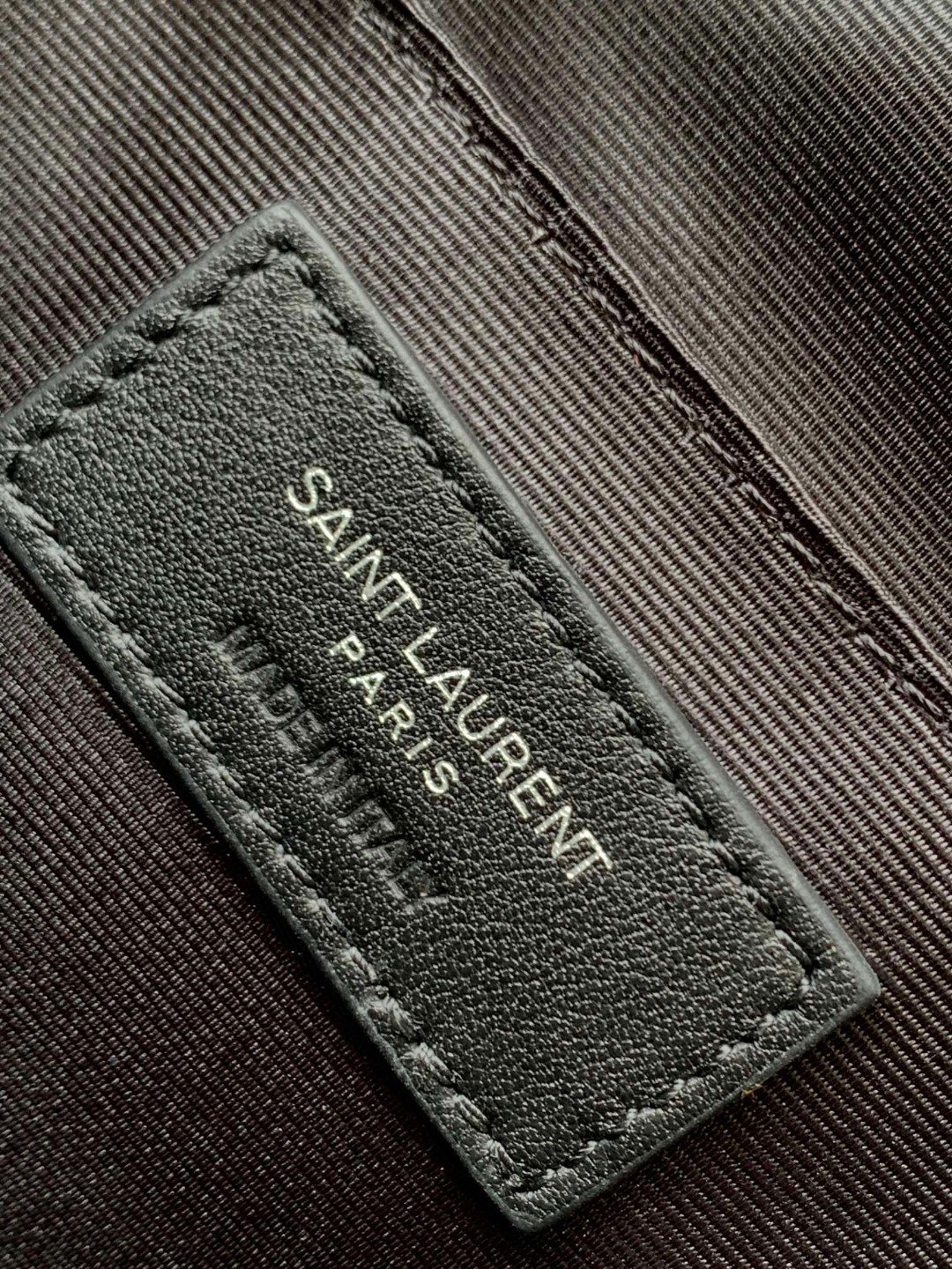 超A貨YSL聖羅蘭包包 lou絎縫皮革相機袋 Saint Laurent Monogram肩背袋 黑色黑扣