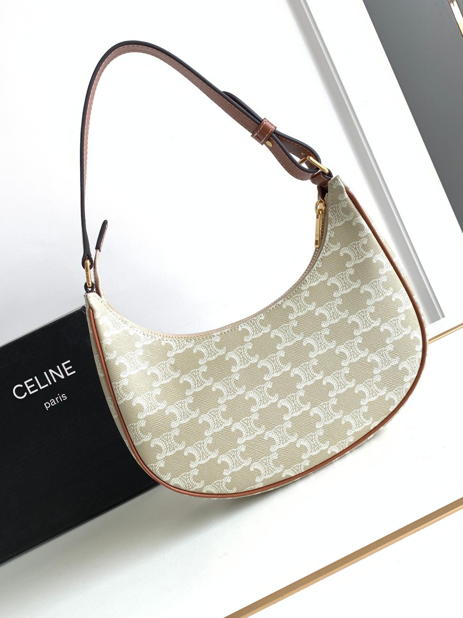 Celine賽琳高仿原單復刻包包 CELINE TRIOMPHE AVA 全新標誌印花牛皮革手袋
