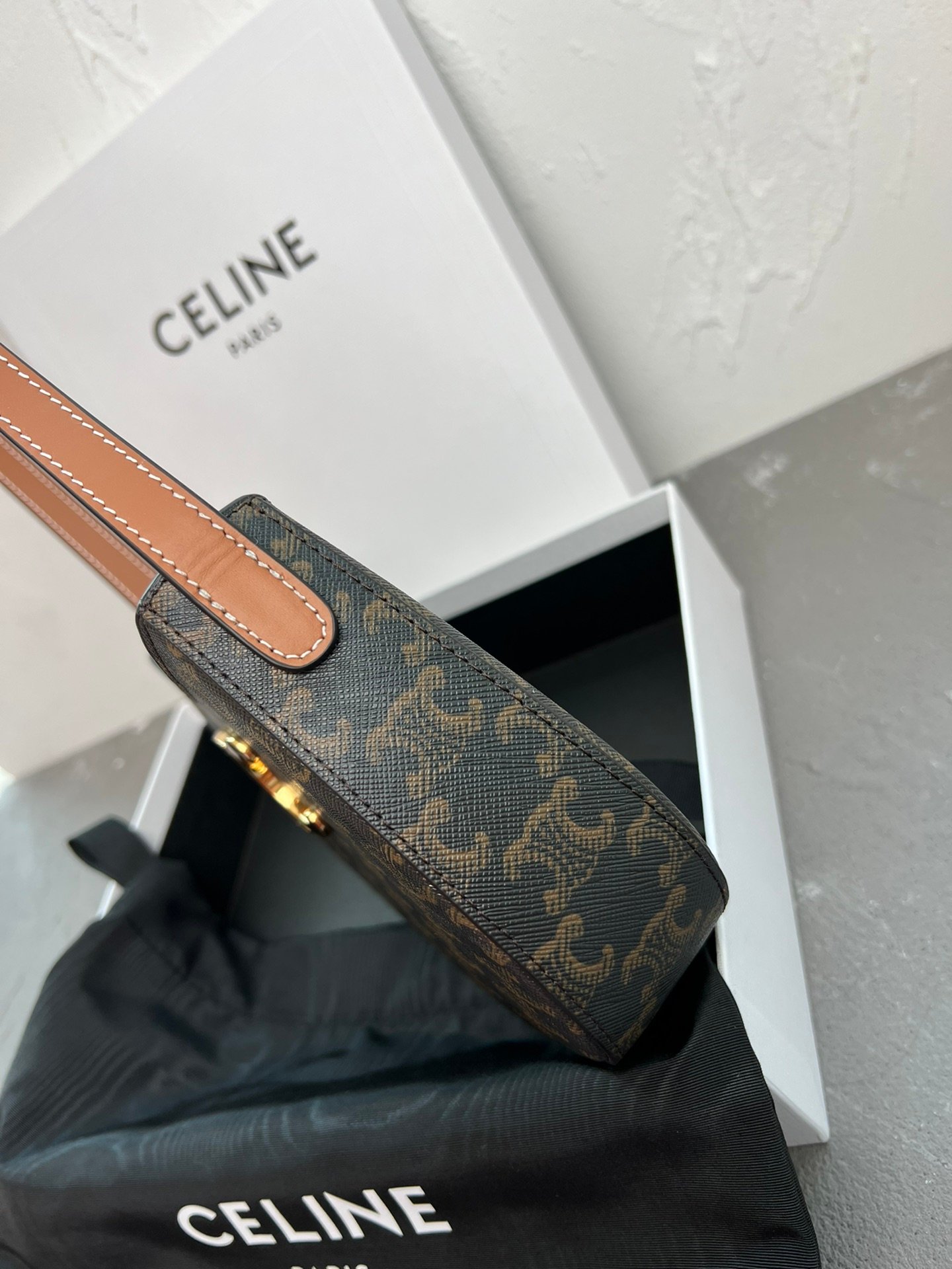 Celine賽琳高仿復刻原單包包 CELINE 2024 TILLY中號亮澤牛皮革手袋 花紋