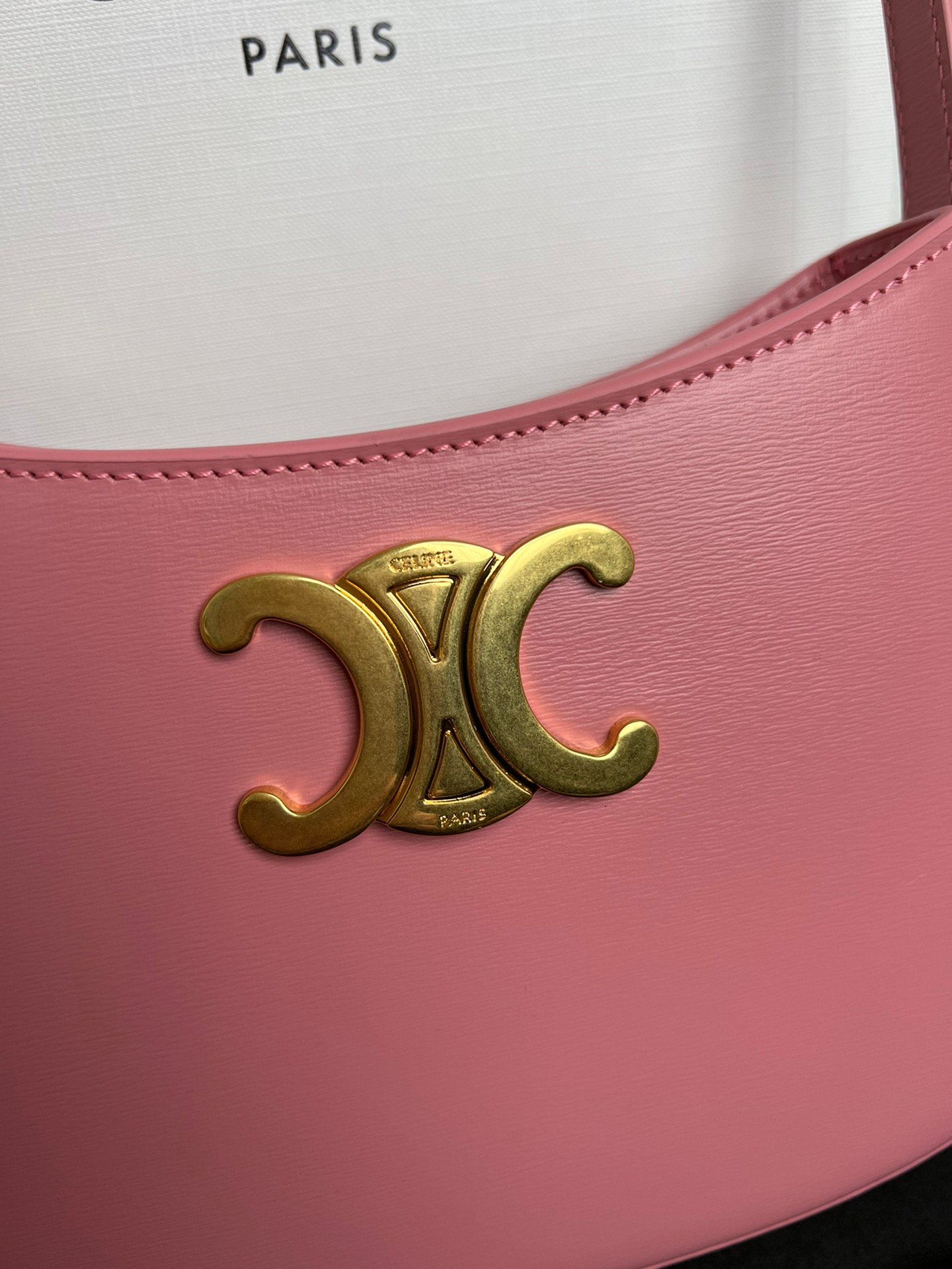 Celine賽琳高仿復刻原單包包 CELINE 2024 TILLY中號亮澤牛皮革手袋粉紅色