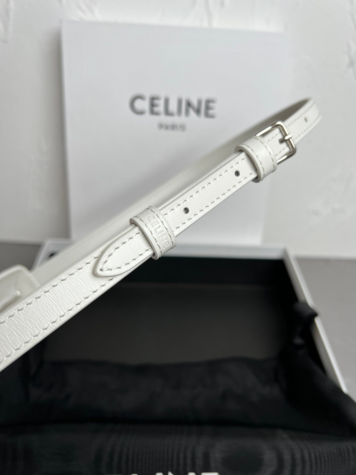 Celine賽琳高仿復刻原單包包 CELINE 2024 TILLY中號亮澤牛皮革手袋 白色