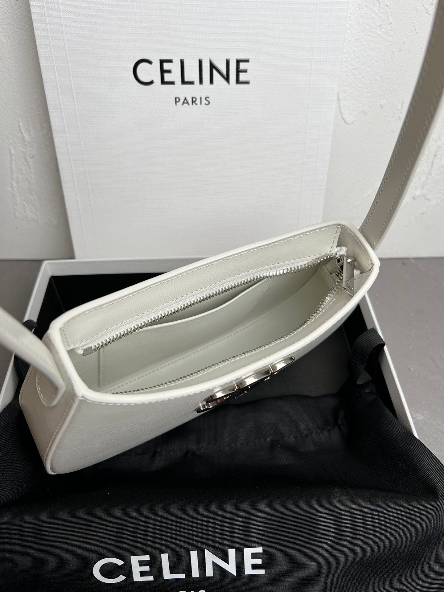 Celine賽琳高仿復刻原單包包 CELINE 2024 TILLY中號亮澤牛皮革手袋 白色