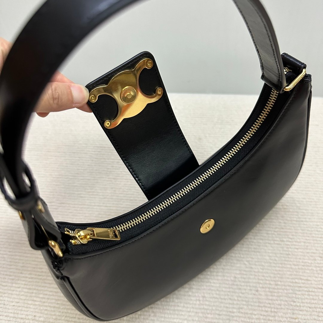 Celine賽琳一比一復刻包包 光滑牛皮革中型AVA TRIOMPHE手袋腋下單肩包 黑色