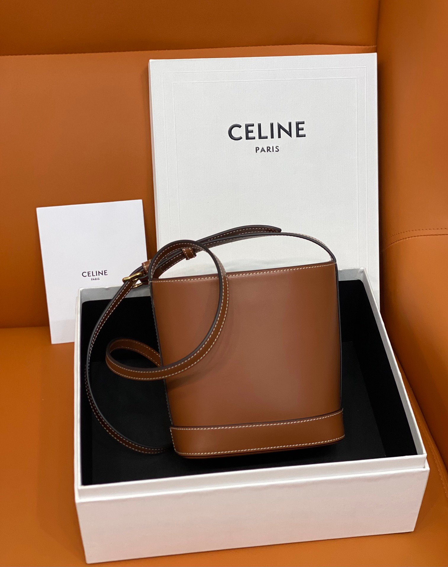 原單復刻Celine賽琳包 CUIR TRIOMPHE 牛皮水桶包小型BUCKET手袋 棕色