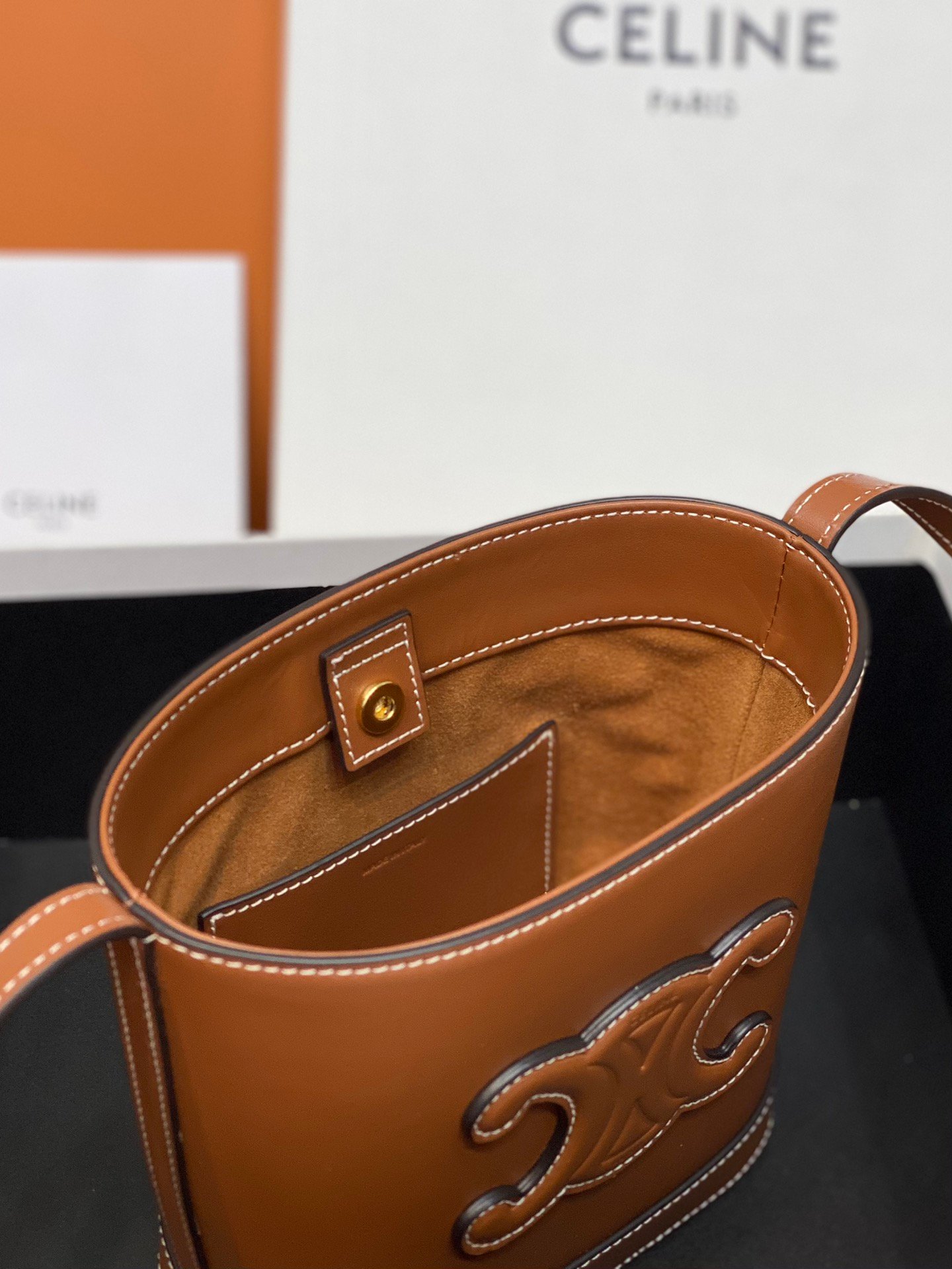 原單復刻Celine賽琳包 CUIR TRIOMPHE 牛皮水桶包小型BUCKET手袋 棕色