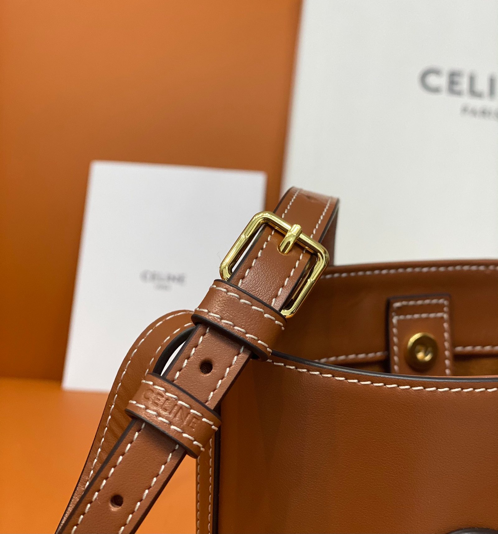 原單復刻Celine賽琳包 CUIR TRIOMPHE 牛皮水桶包小型BUCKET手袋 棕色