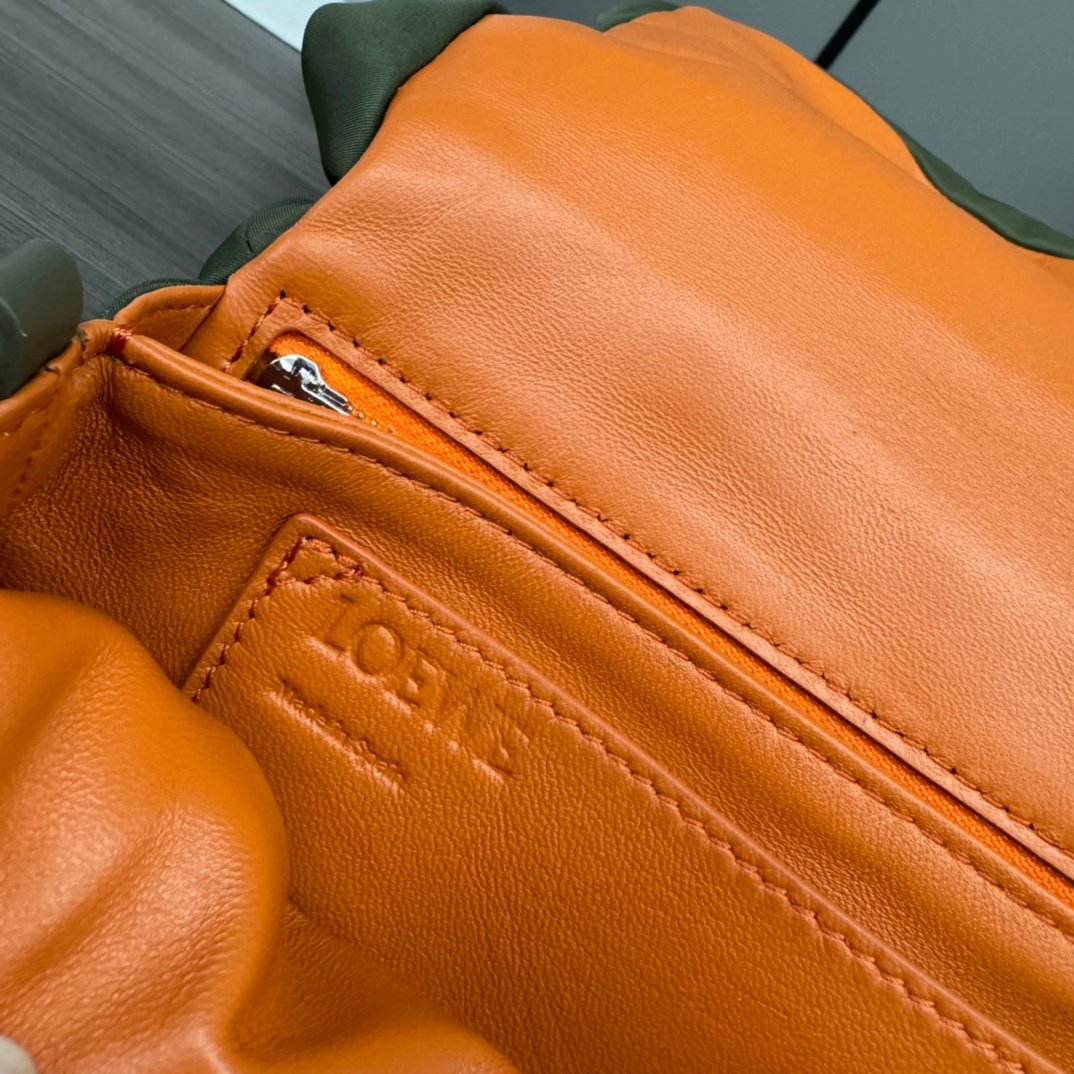 loewe羅意威頂級高仿復刻A貨包包 單肩包尼龍Puffer Goya手袋緑色