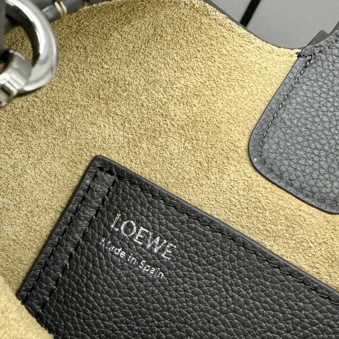 loewe羅意威高仿複刻包包 mini柔軟牛皮革Pebble Bucket水桶包 灰咖/荔
