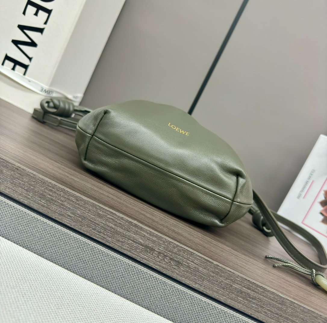 loewe羅意威超A貨手拿包 新款迷你納帕羊皮革 Flamenco Purse 手拿包深卡其綠