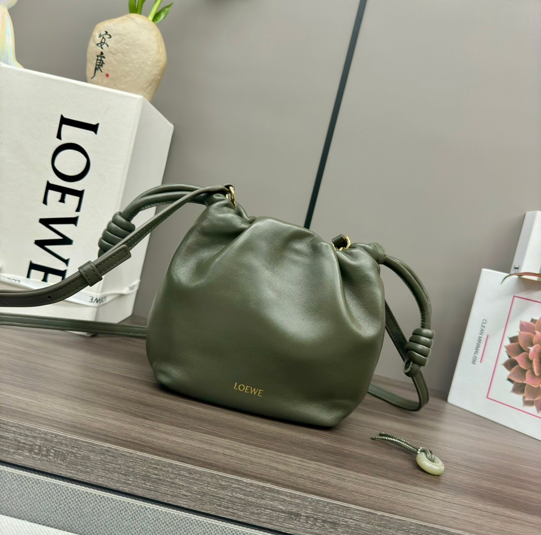 loewe羅意威超A貨手拿包 新款迷你納帕羊皮革 Flamenco Purse 手拿包深卡其綠
