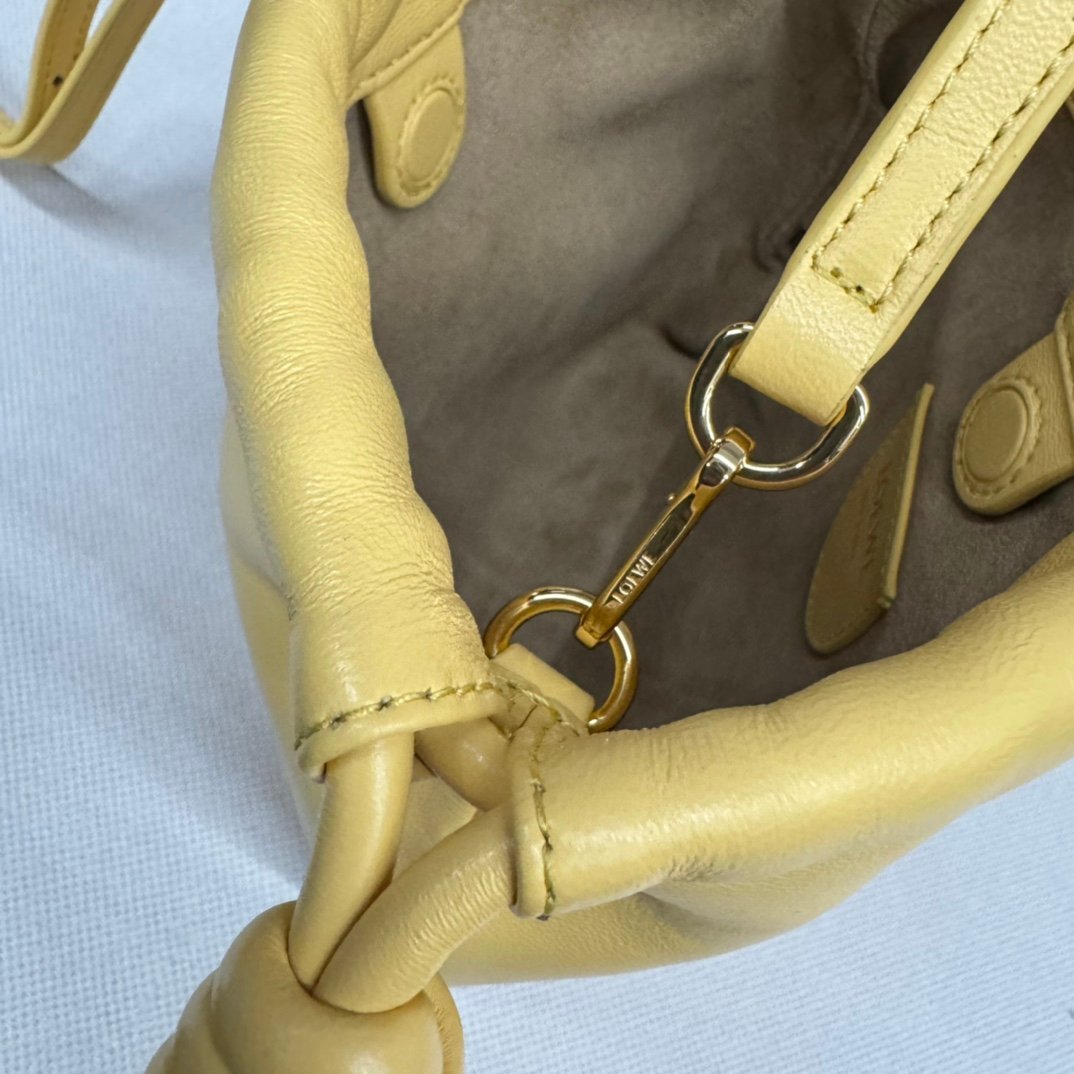 loewe羅意威超A貨手拿包 新款迷你納帕羊皮革 Flamenco Purse 手拿包 糖黃
