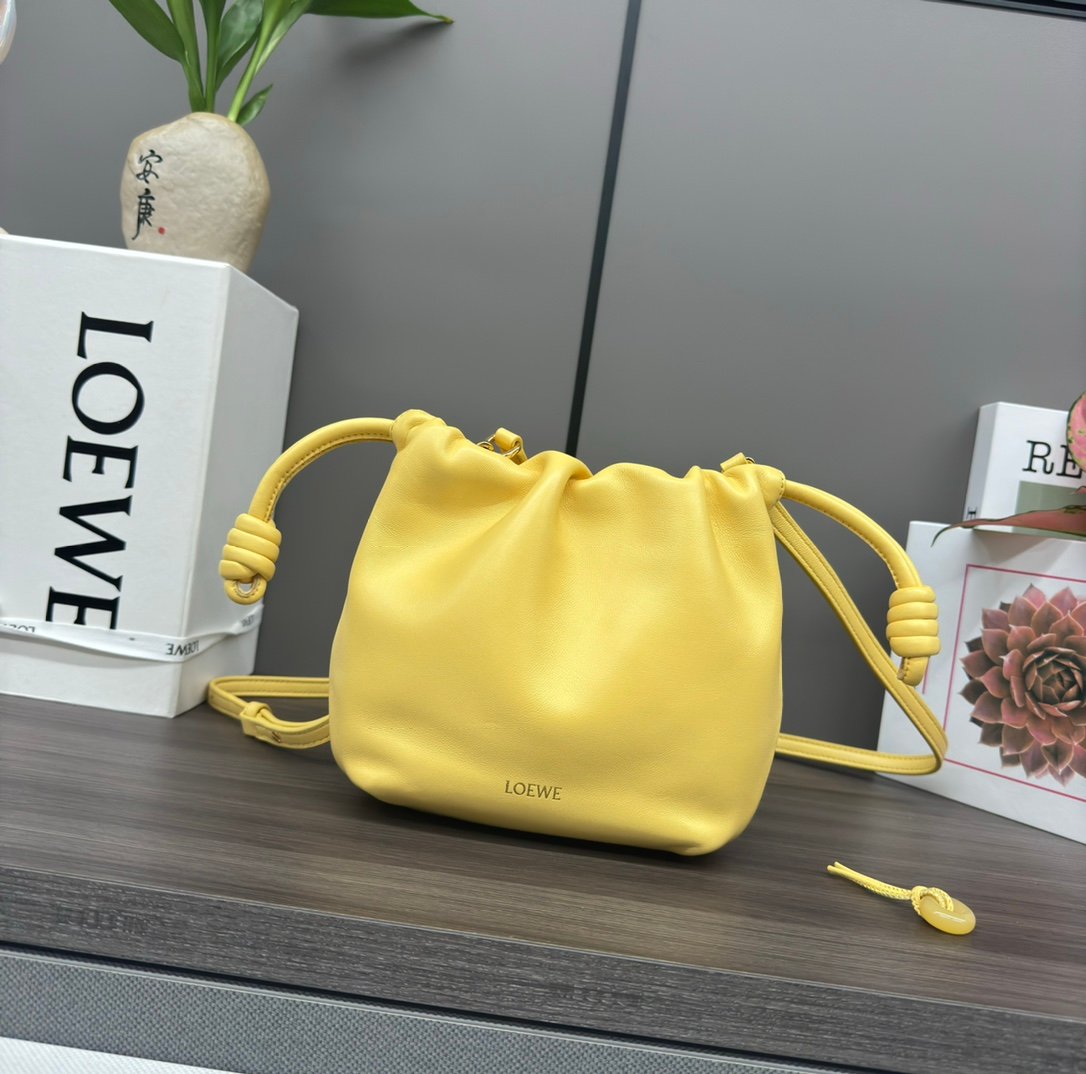 loewe羅意威超A貨手拿包 新款迷你納帕羊皮革 Flamenco Purse 手拿包 糖黃