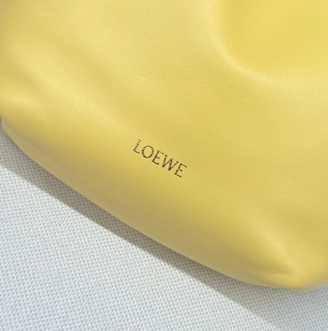 loewe羅意威超A貨手拿包 新款迷你納帕羊皮革 Flamenco Purse 手拿包 糖黃