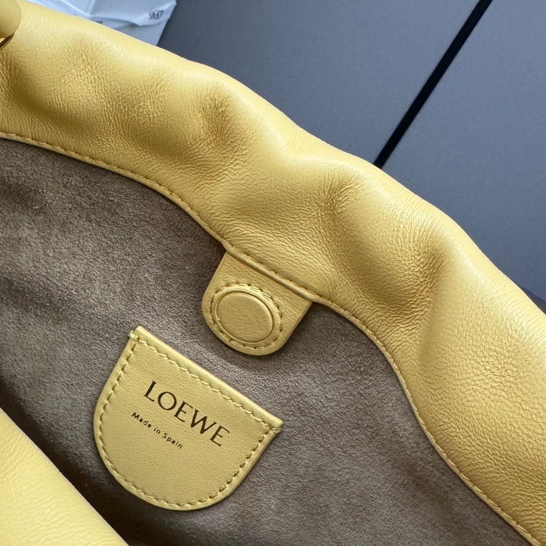 loewe羅意威超A貨手拿包 新款迷你納帕羊皮革 Flamenco Purse 手拿包 糖黃