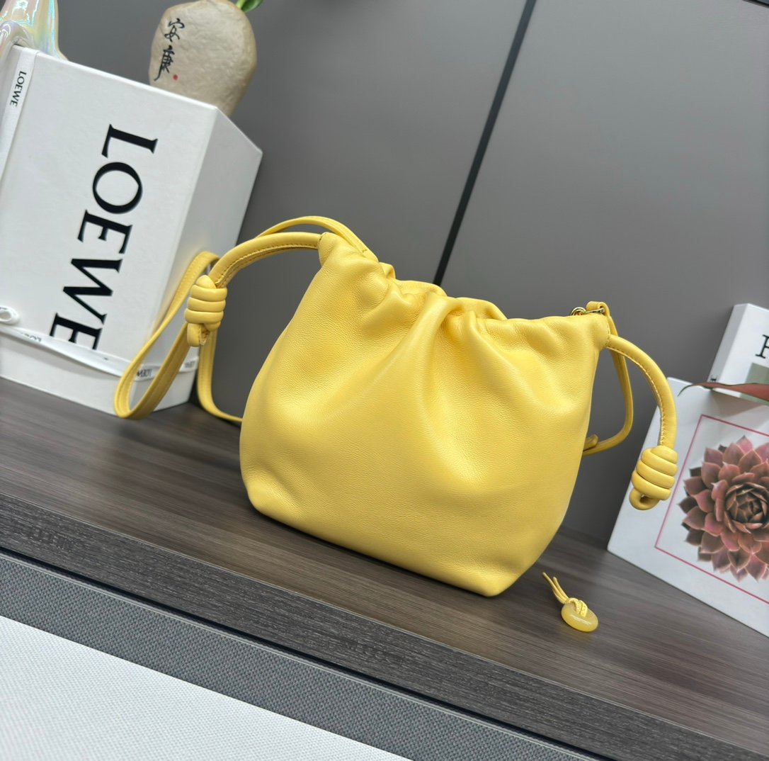 loewe羅意威超A貨手拿包 新款迷你納帕羊皮革 Flamenco Purse 手拿包 糖黃