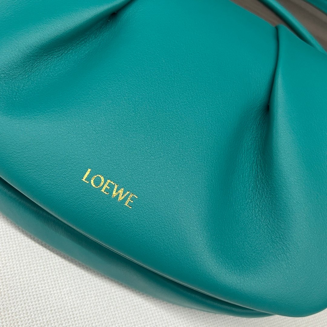 loewe羅意威精仿超A貨包包 新款 闪亮纳帕牛皮革Paseo包 翡翠綠