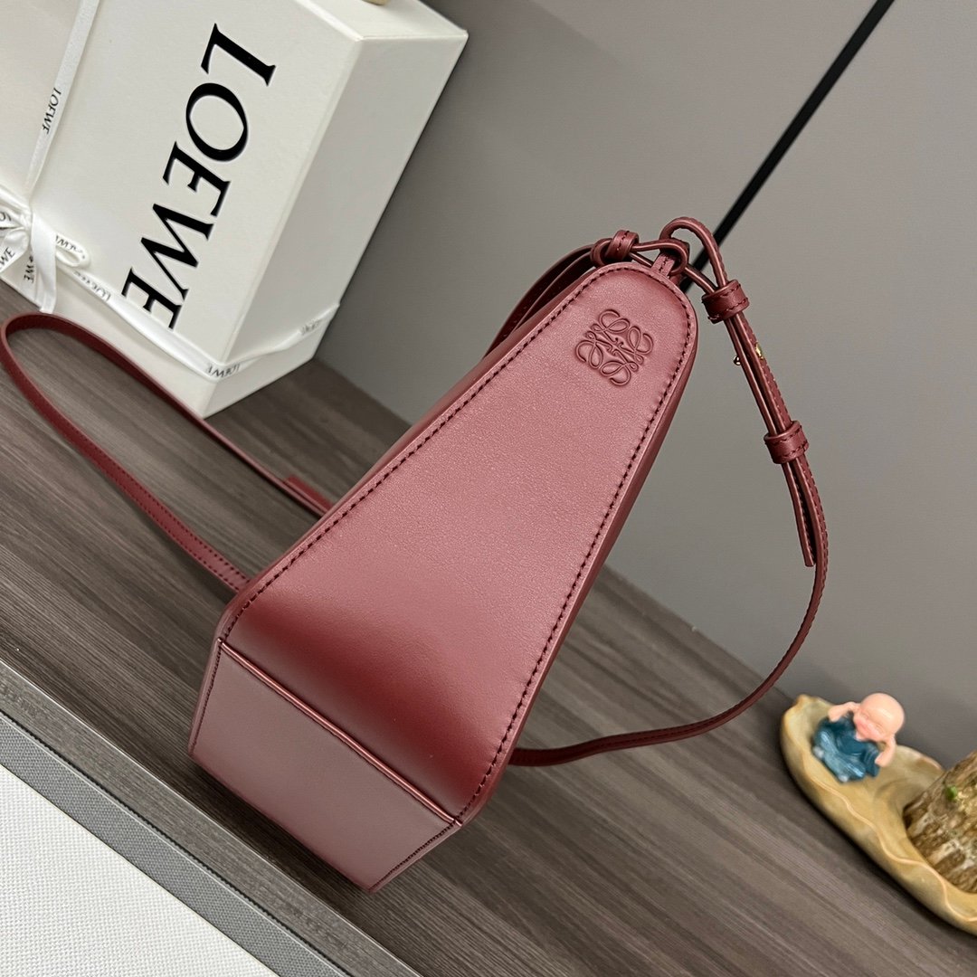 loewe羅意威高仿A貨包包 經典牛皮革Hammock hobo手袋 酒紅色