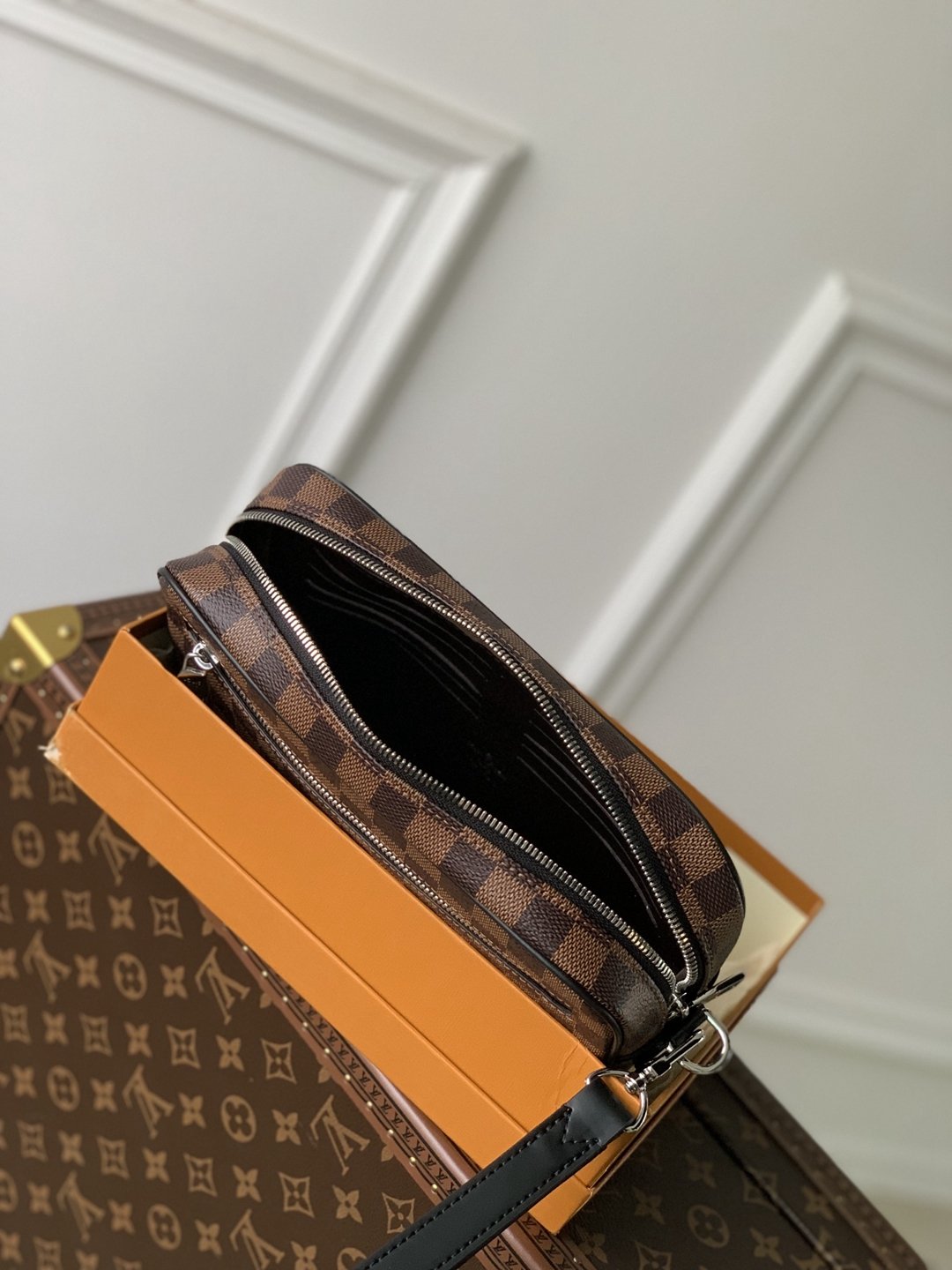 M41663咖啡格紋Pochette Kasai 一比一lv Taïga 皮革錢包手拿包