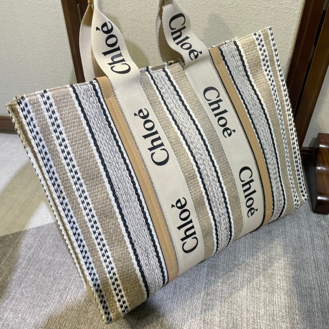 複刻名牌包Chloe蔻依 Chloé標識刺繡彩虹包 Woody大號托特包
