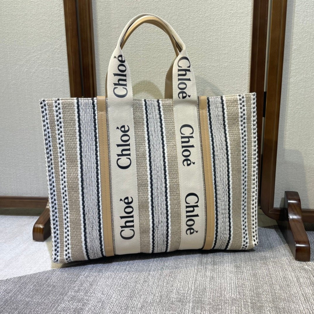 複刻名牌包Chloe蔻依 Chloé標識刺繡彩虹包 Woody大號托特包
