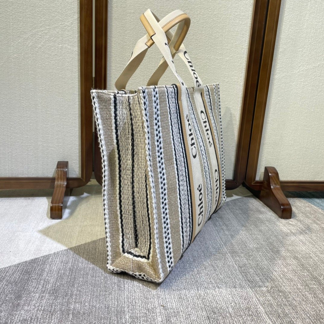 複刻名牌包Chloe蔻依 Chloé標識刺繡彩虹包 Woody大號托特包