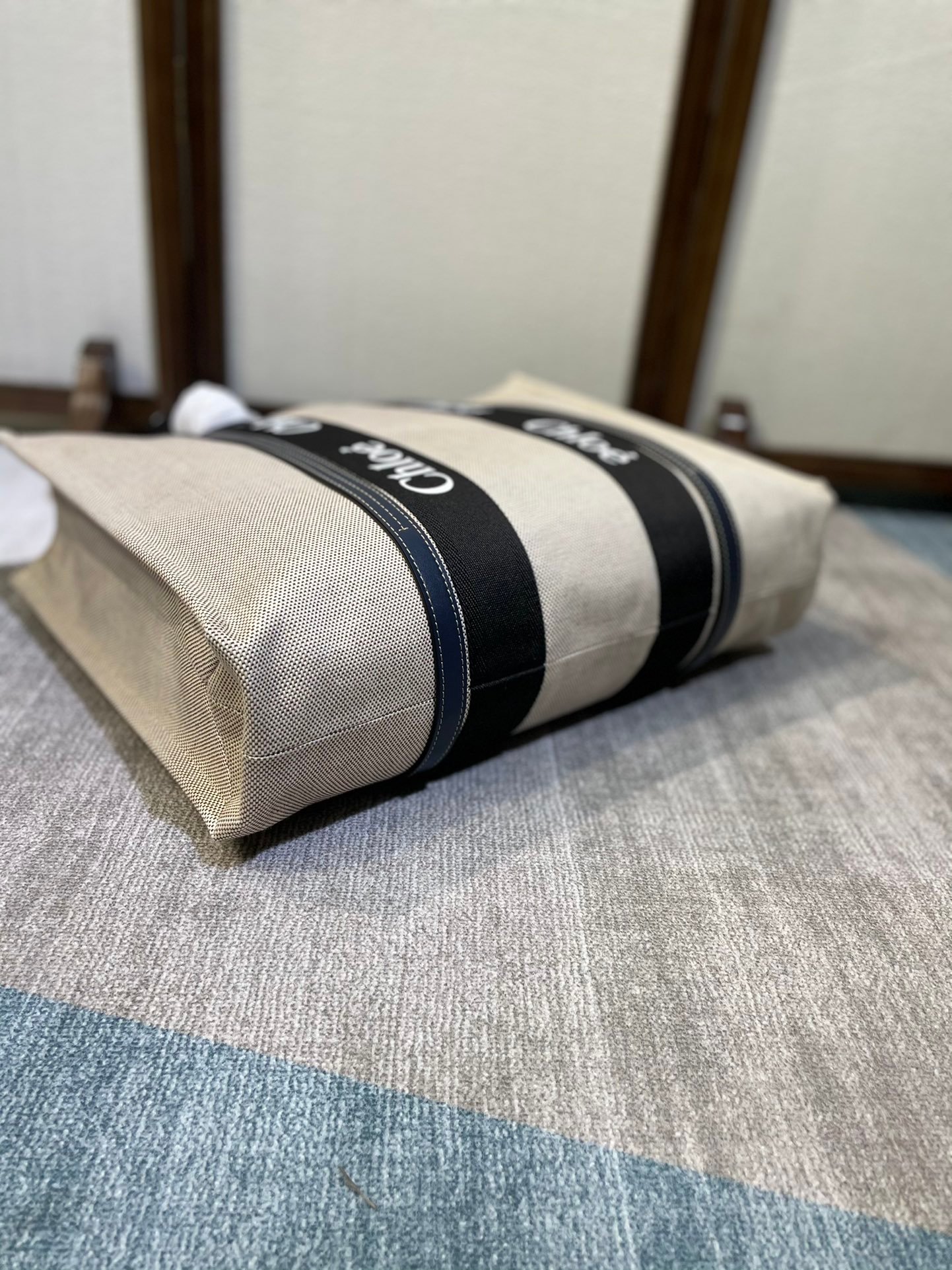 複刻名牌包Chloe蔻依 Chloé標識亞麻帆布 Woody大號托特包