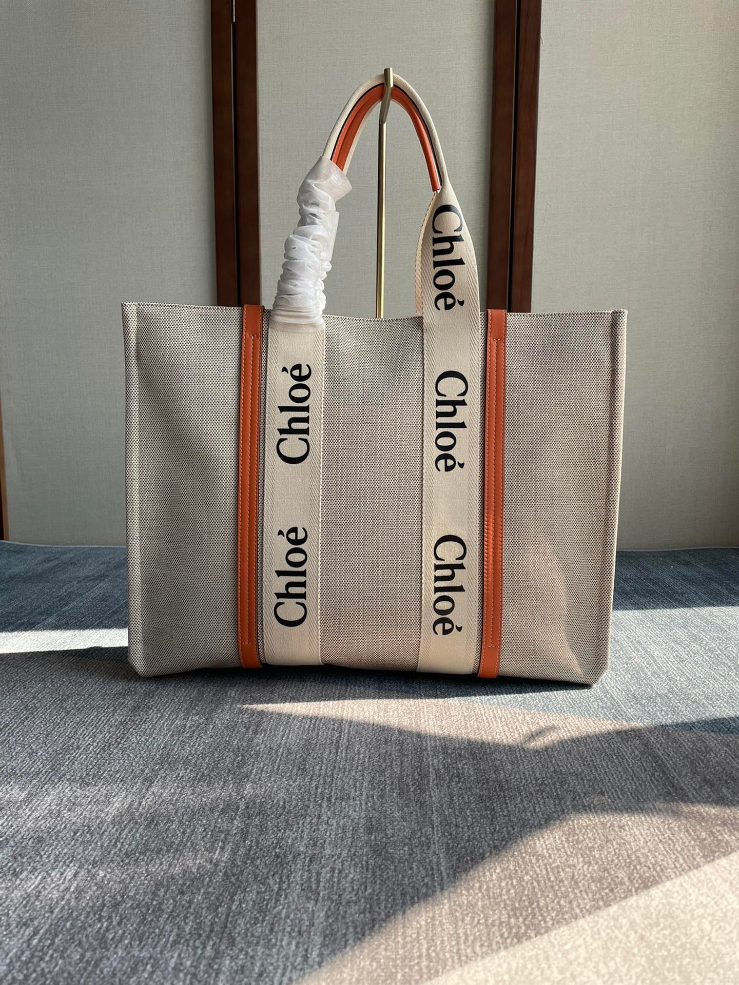複刻名牌包Chloe蔻依 Chloé標識亞麻帆布 Woody大號托特包 橙色