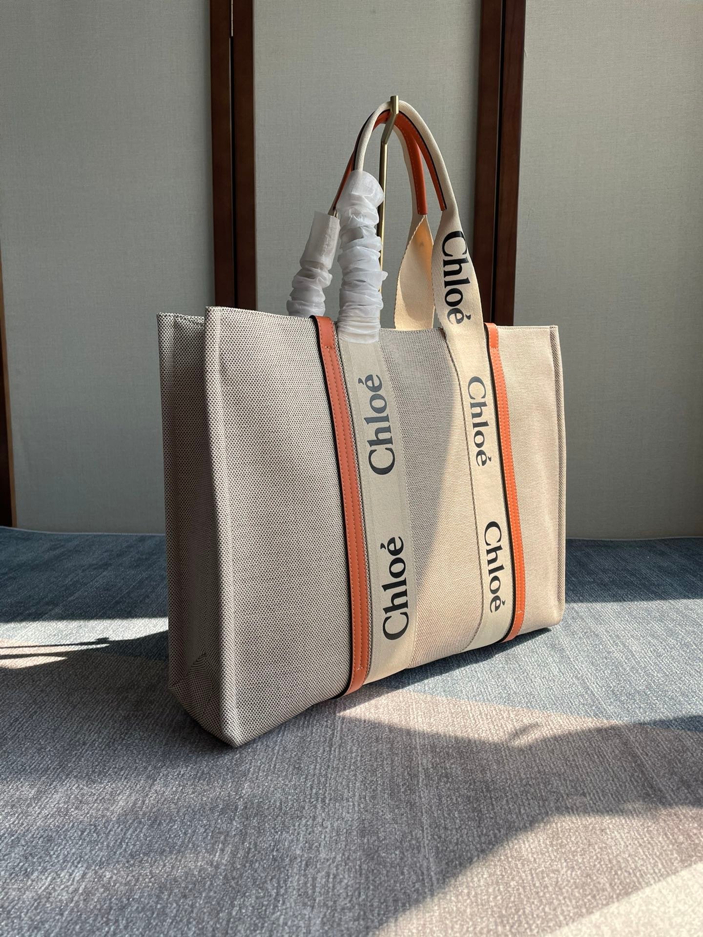 複刻名牌包Chloe蔻依 Chloé標識亞麻帆布 Woody大號托特包 橙色
