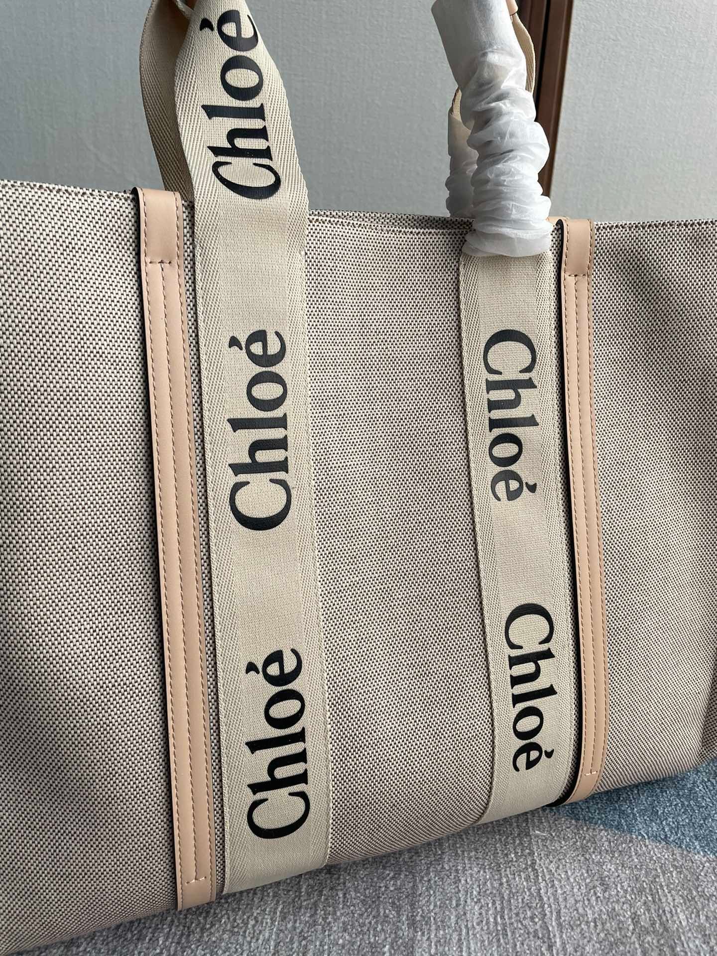 複刻名牌包Chloe蔻依 Chloé標識亞麻帆布 Woody大號托特包 卡其