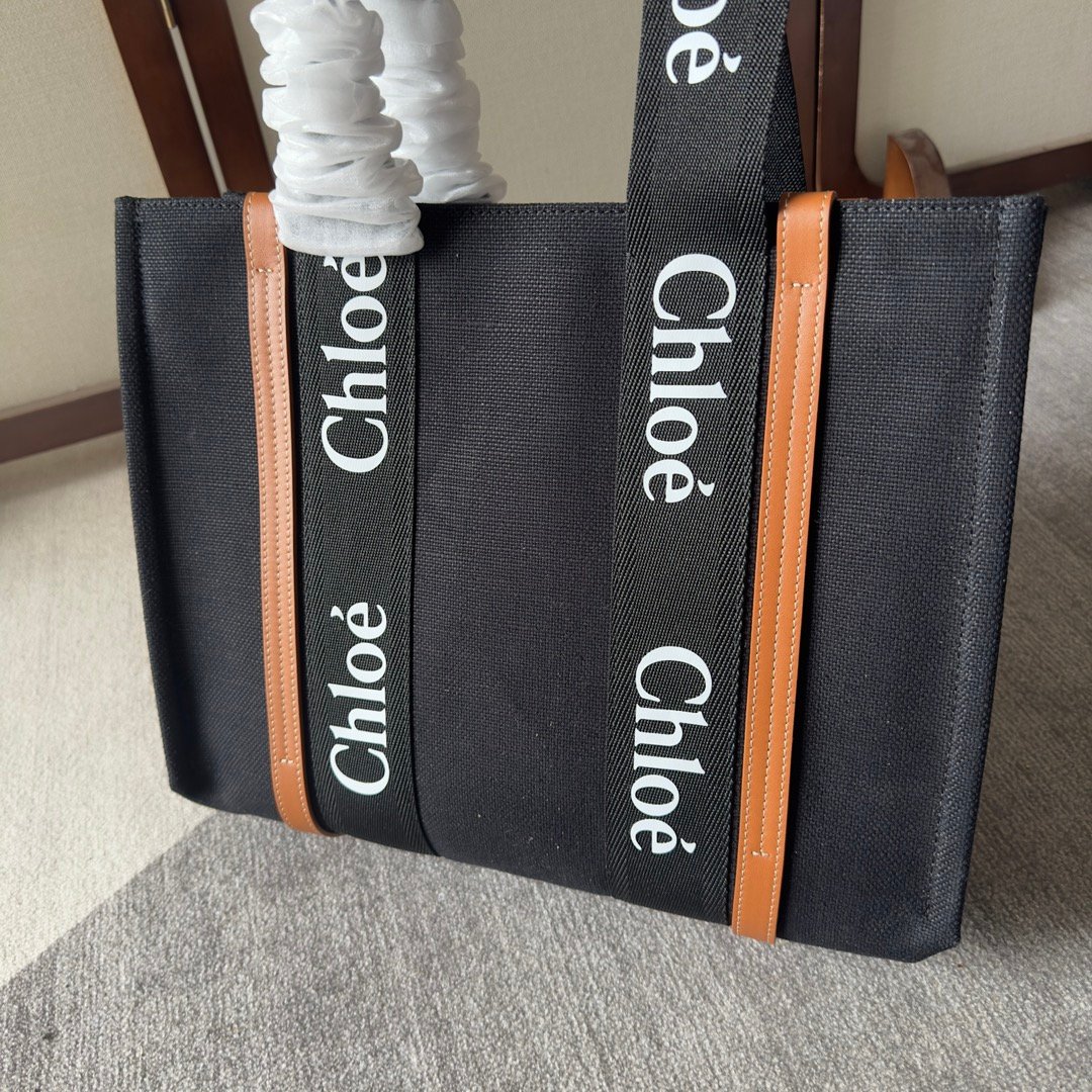 複刻奢侈包Chloe蔻依 Chloé標識亞麻帆布 Woody中號托特包 黑色