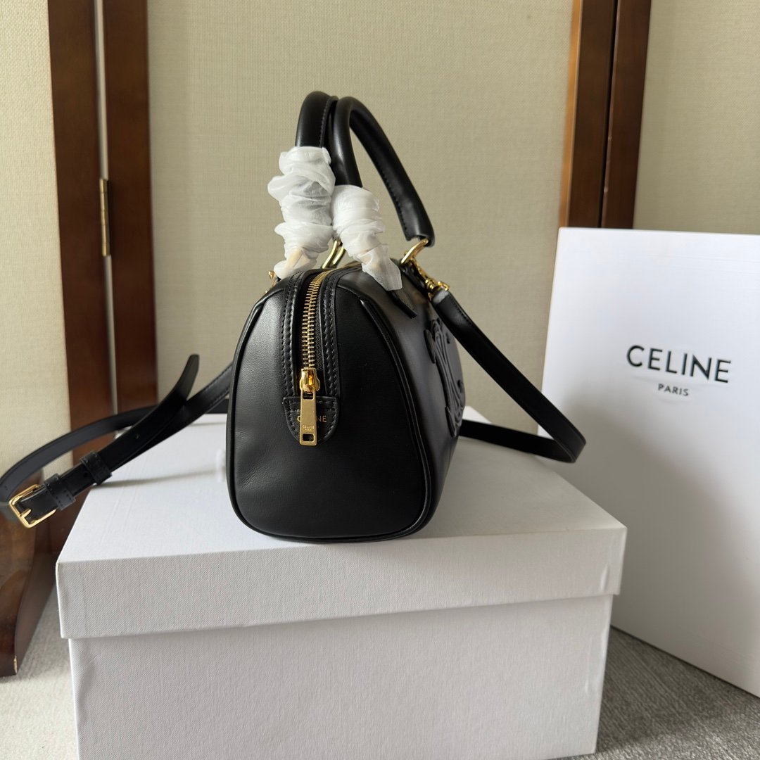 1比1高仿名牌包Celine賽琳 凱旋門光滑牛皮CUIR TRIOMPHE小型波士頓手袋 黑色
