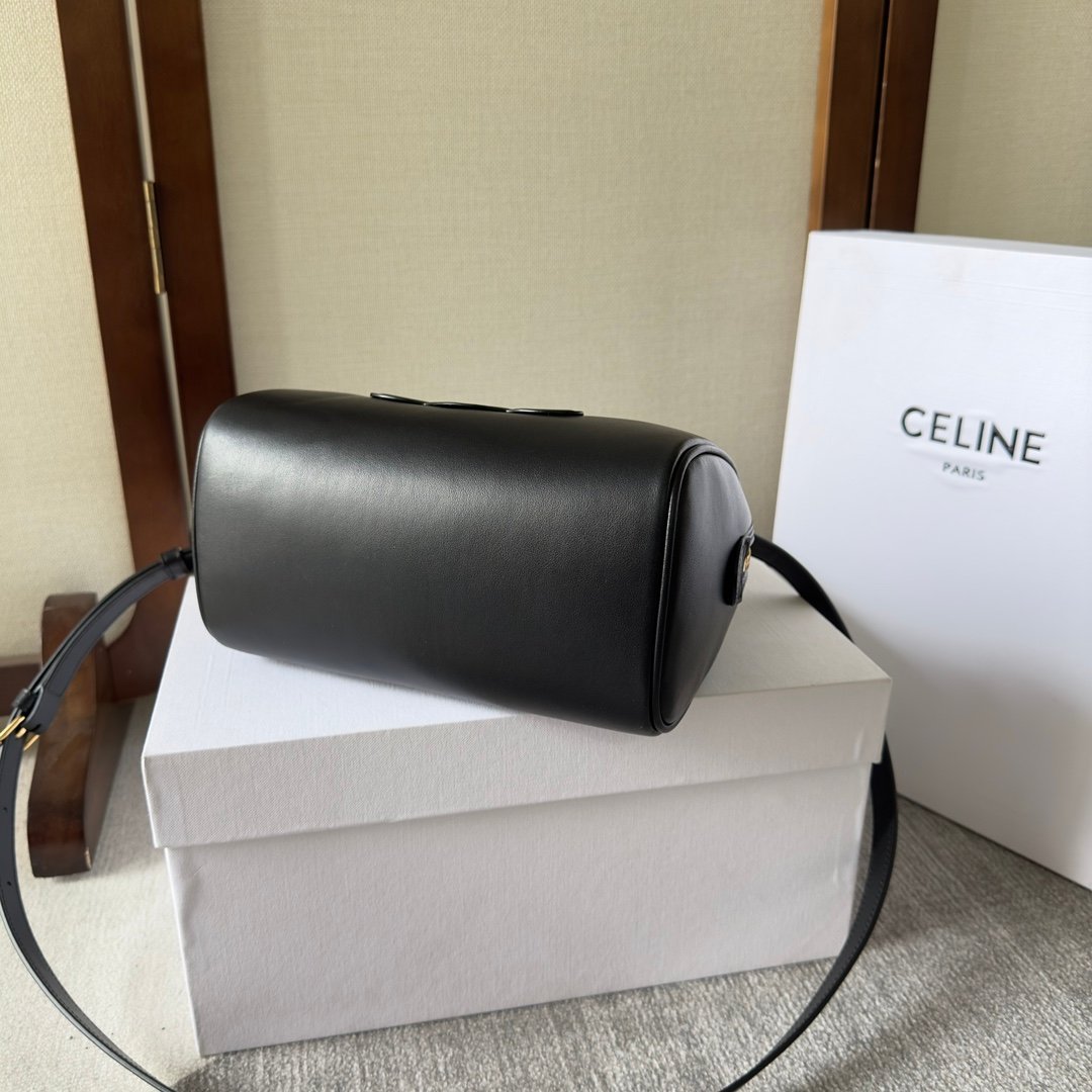 1比1高仿名牌包Celine賽琳 凱旋門光滑牛皮CUIR TRIOMPHE小型波士頓手袋 黑色