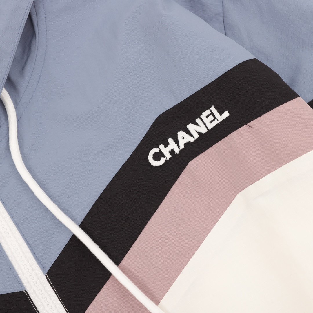 太好看了香奈兒Chanel原單高仿連帽logo外套 專櫃同步