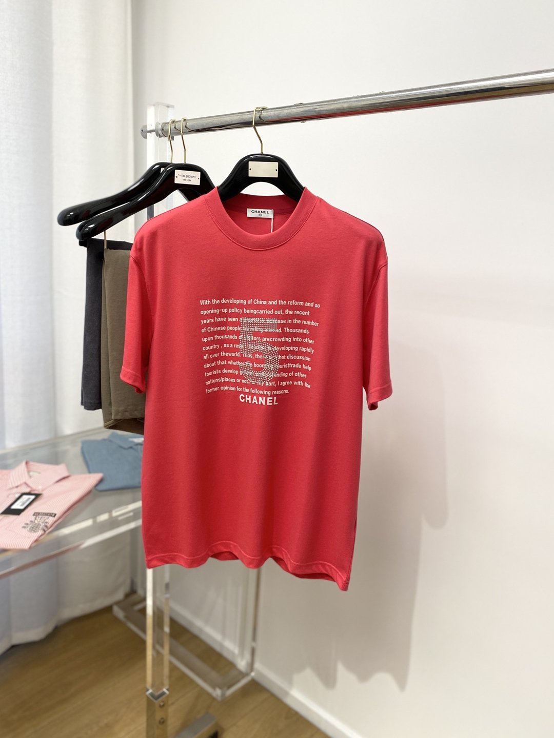 CHANEL香奈兒一比一復刻新品圓領短袖T恤 帥氣時尚