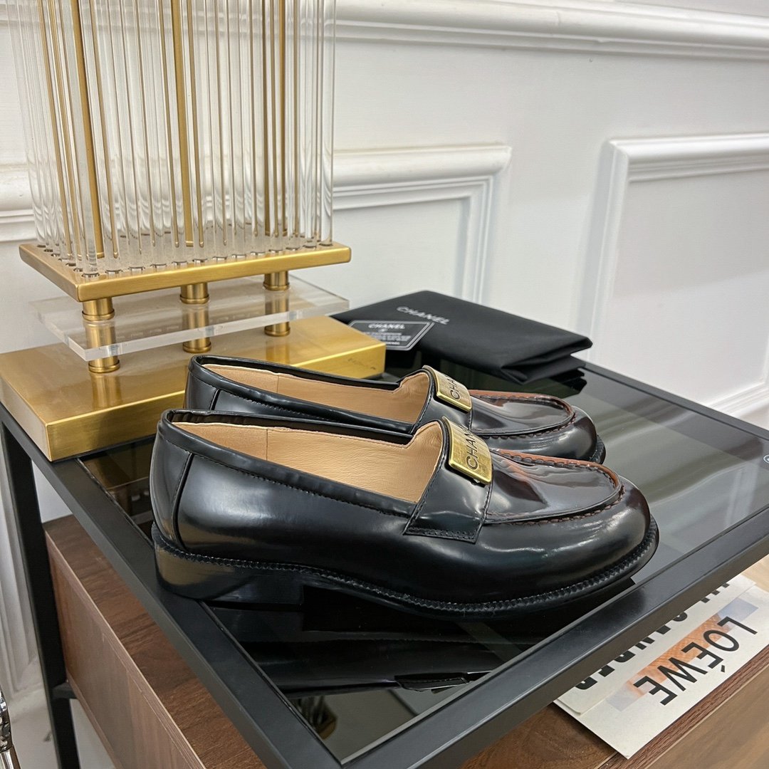 CHANEL香奈兒最高版本2024新品專櫃同步高仿鞋樂福鞋 黑色真的 太好看了