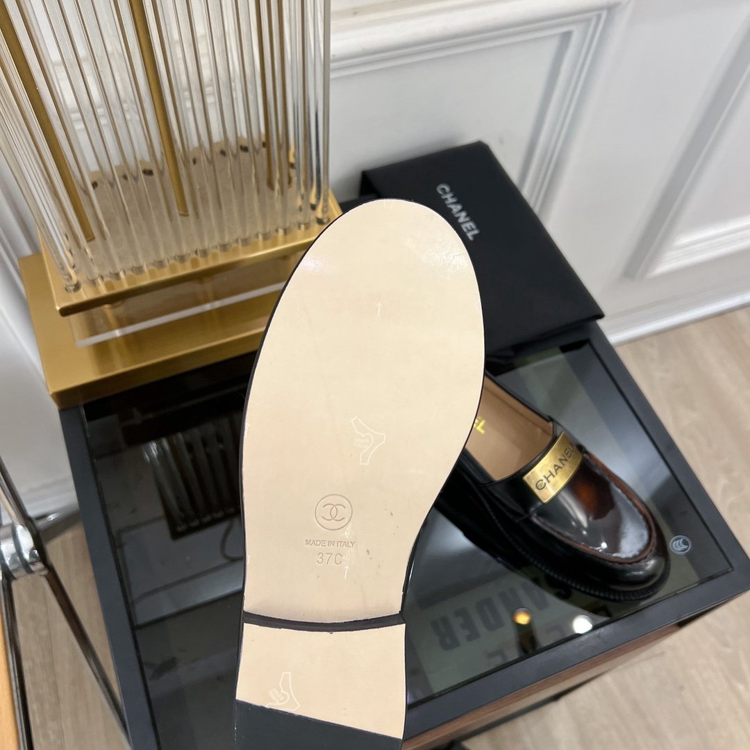 CHANEL香奈兒最高版本2024新品專櫃同步高仿鞋樂福鞋 黑色真的 太好看了