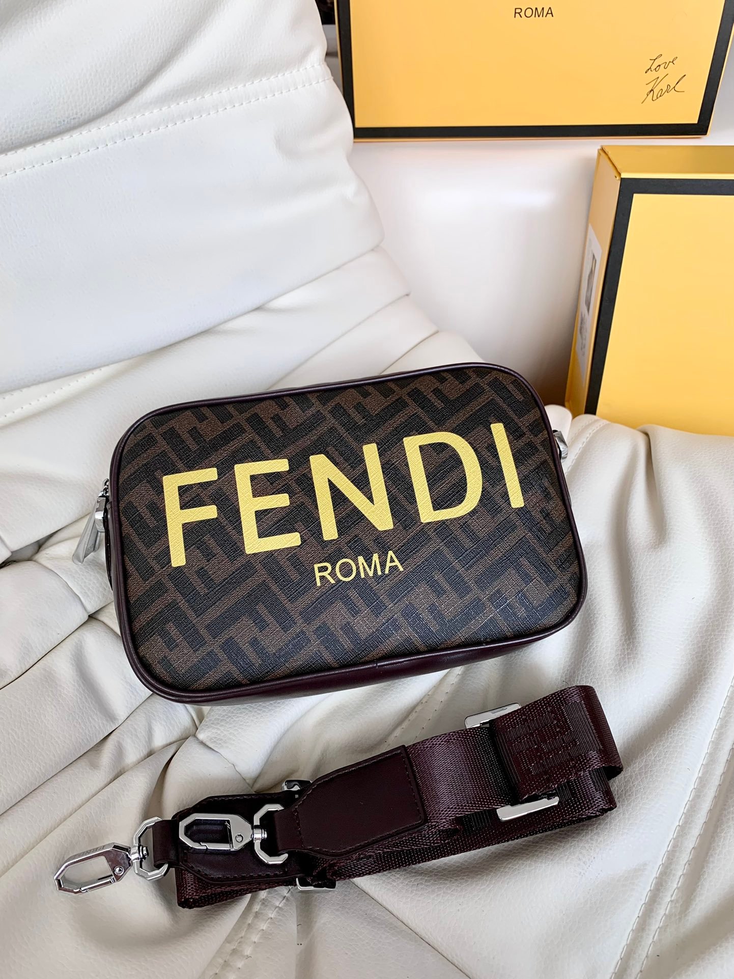 高仿FENDI pouch芬迪男包 相機包 牛皮
