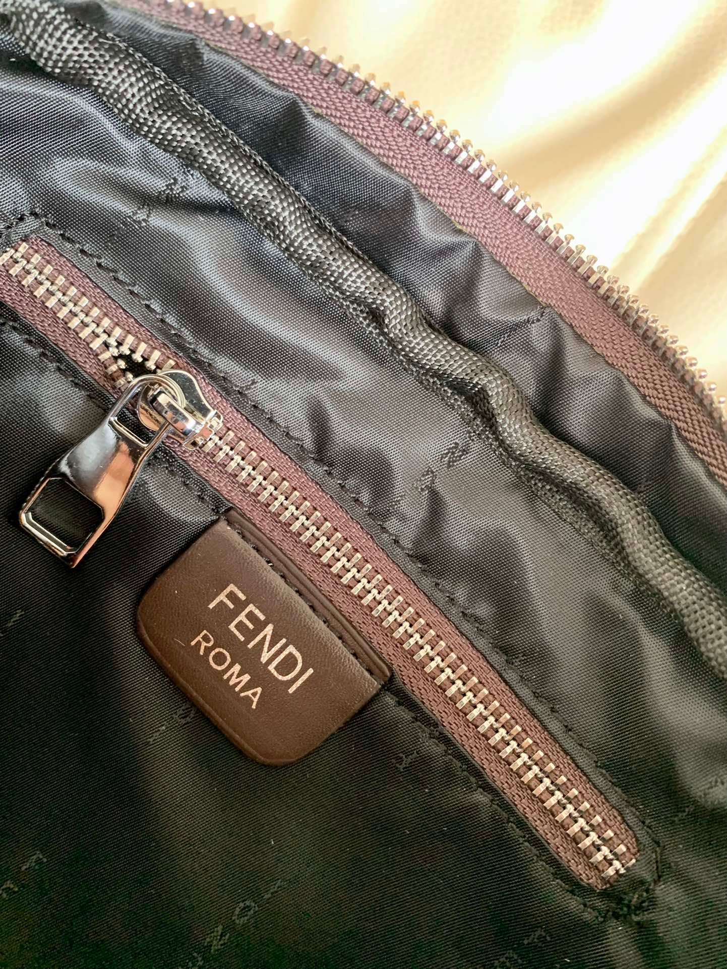 高仿FENDI pouch芬迪男包 相機包 牛皮