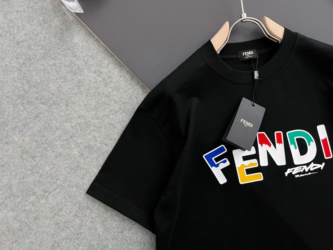 FENDI芬迪高仿短袖衣服純棉黑色圓領T恤