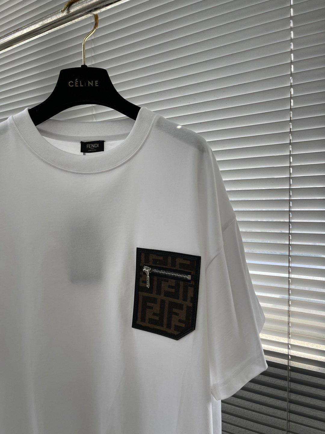 太舒適的純白色芬迪一比一高仿圓領純棉T恤男