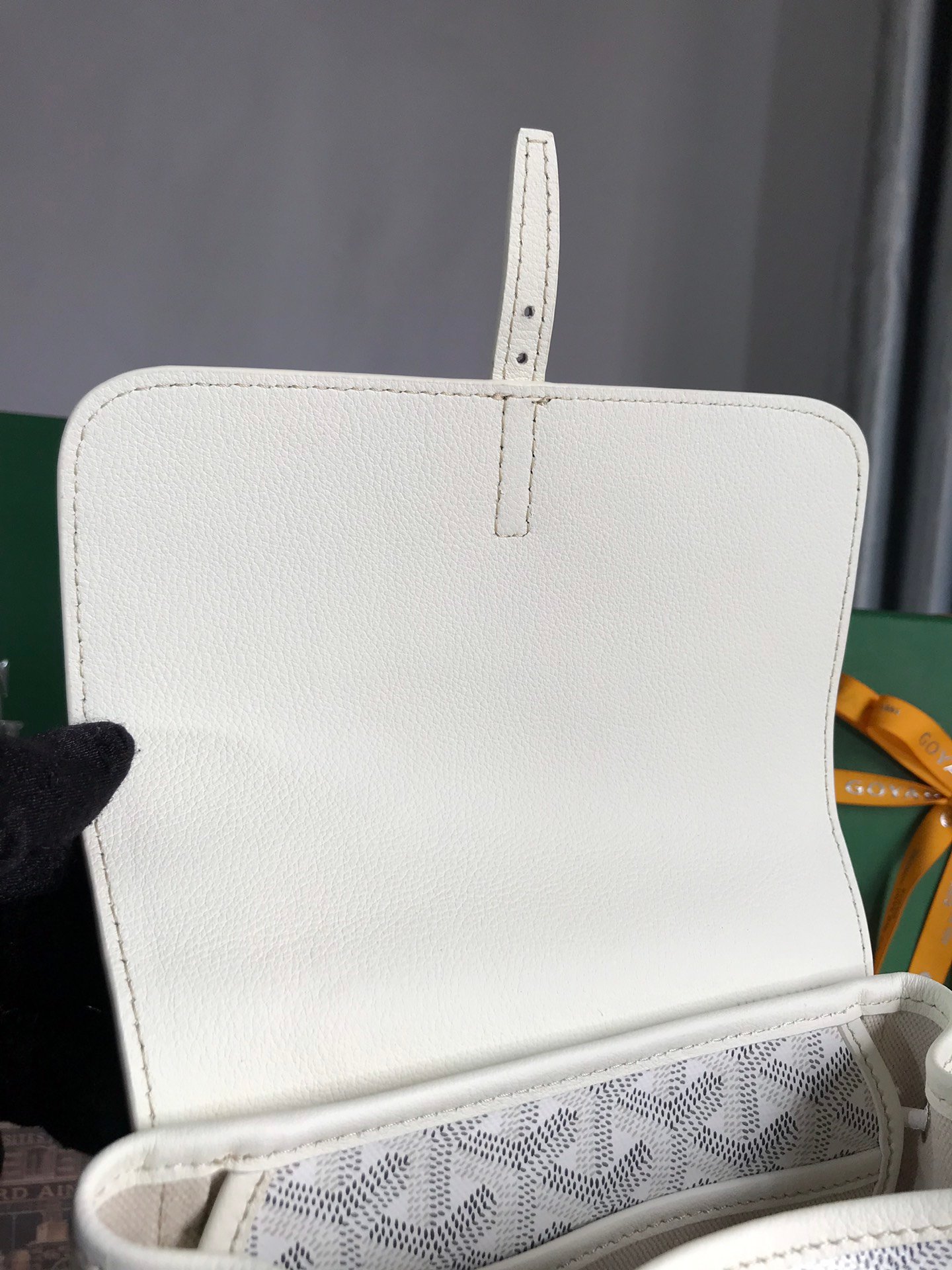 高仿奢侈品GOYARD高雅德包 Goyardine帆布 Alpin迷你雙肩包揹包 白