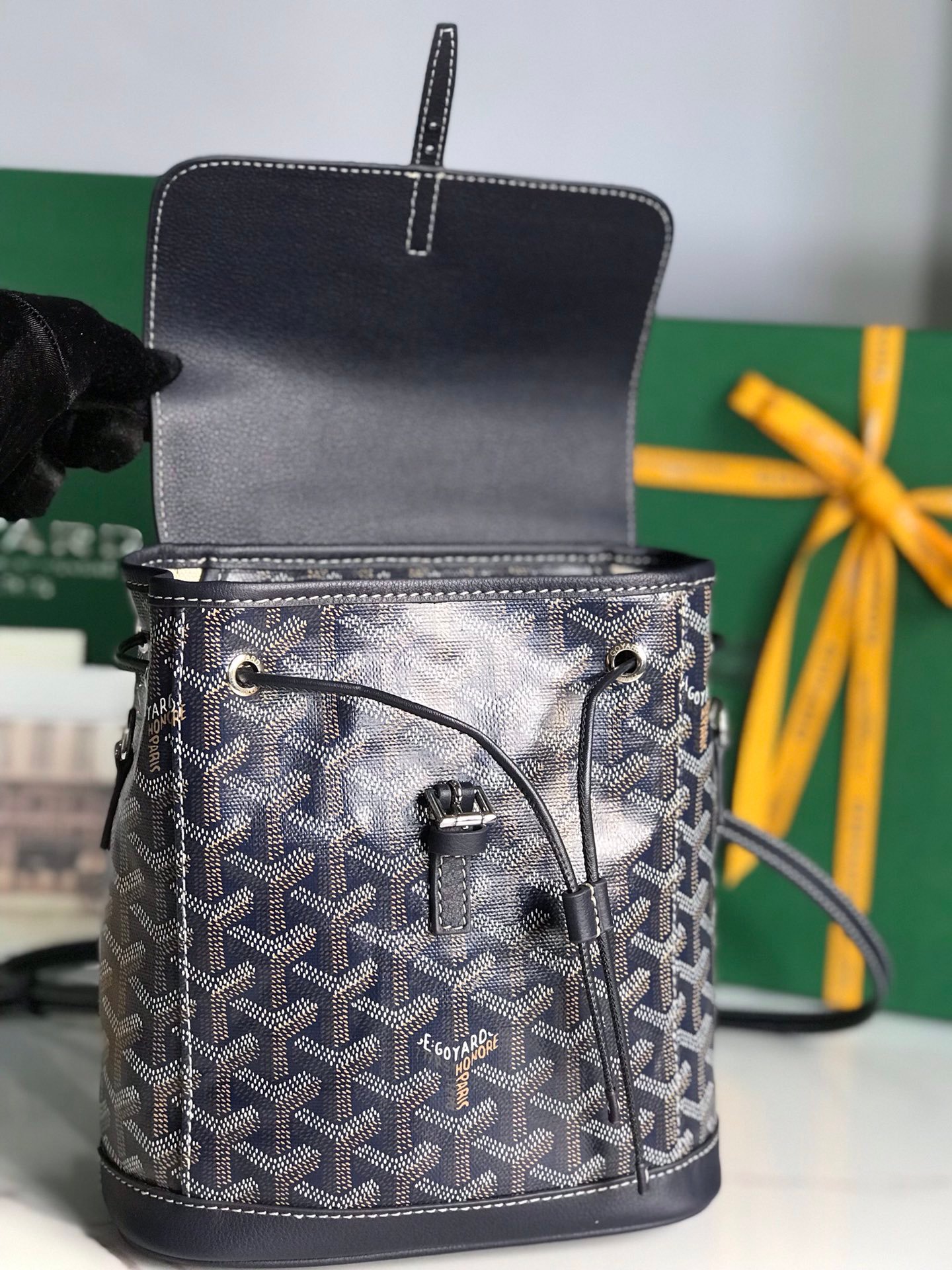 高仿奢侈品GOYARD高雅德包 Goyardine帆布 Alpin迷你雙肩包揹包 深藍