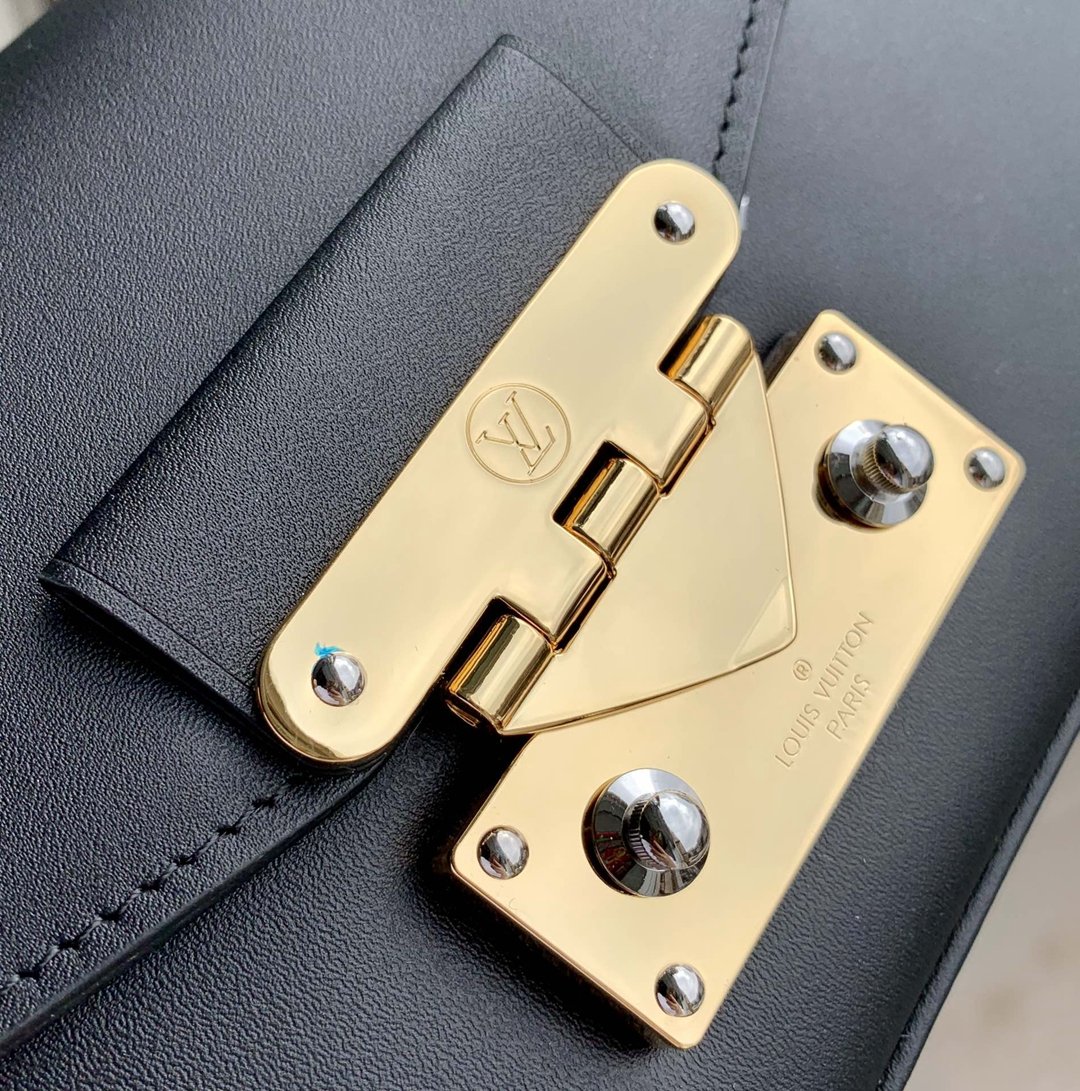Louis Vuitton 高仿精品包包 多功能單肩包 手提包 224新品 批發零售