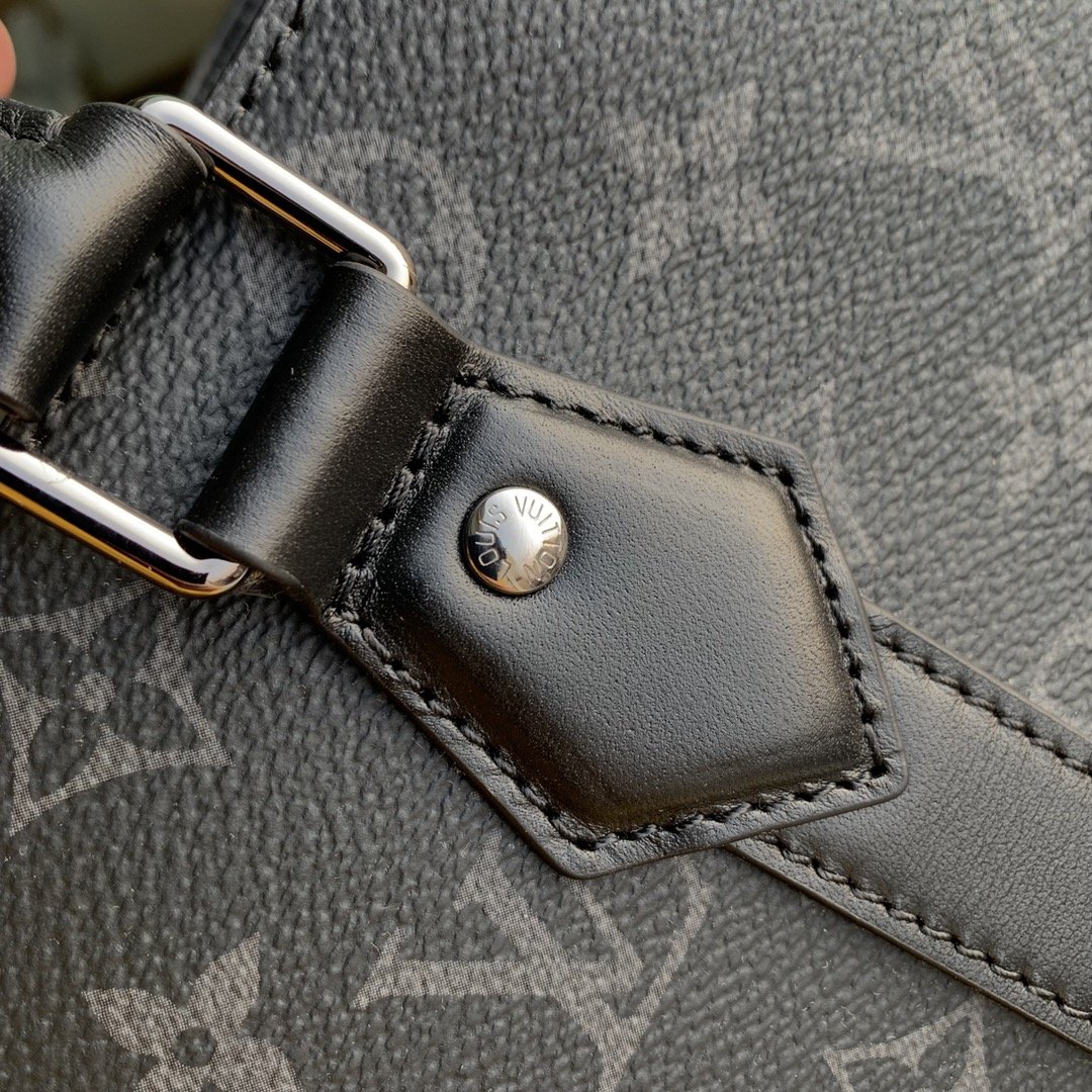 M46451 少見的精品 頂級原單LV 手提包 硬朗風範