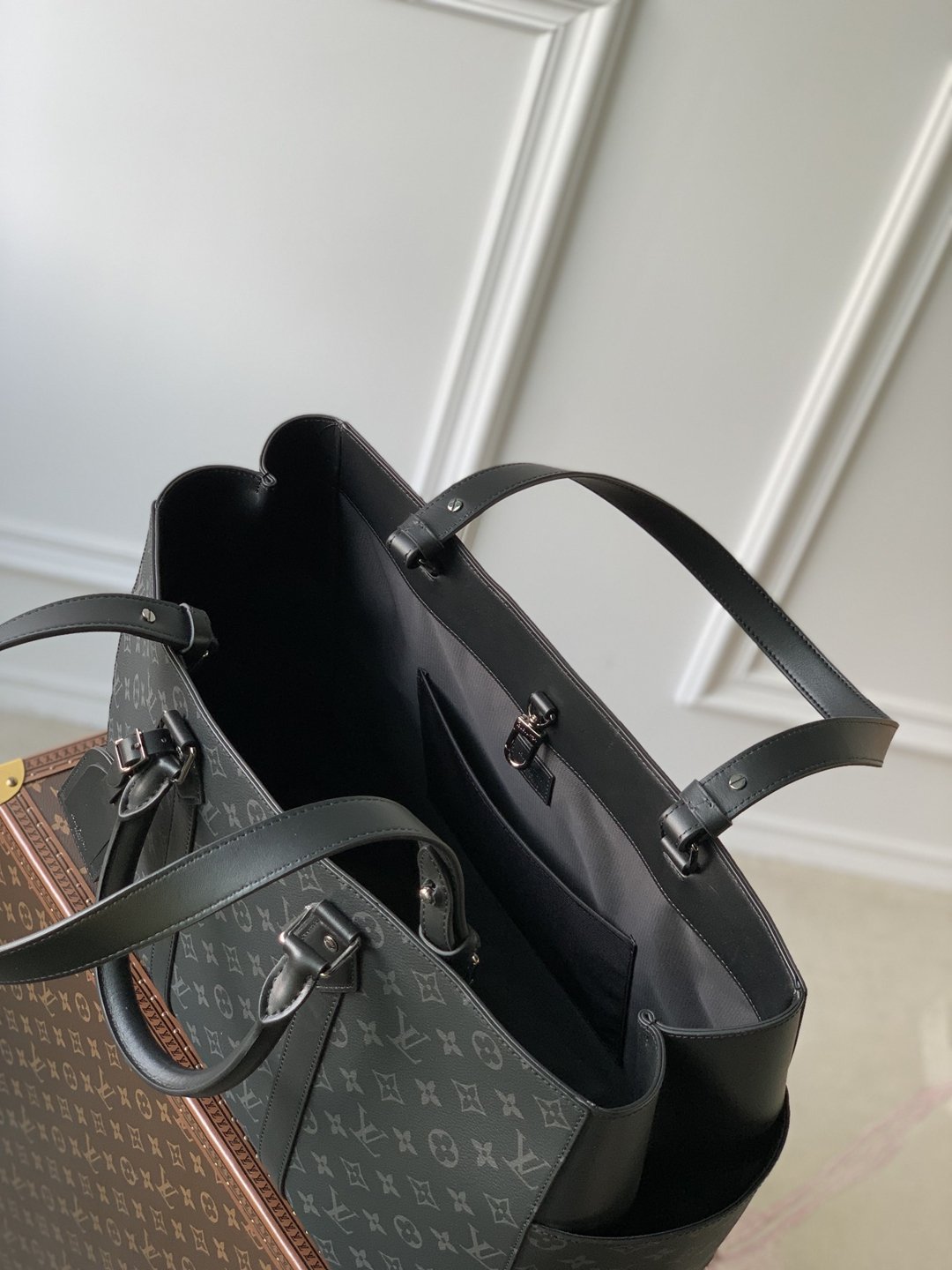 M46451 少見的精品 頂級原單LV 手提包 硬朗風範