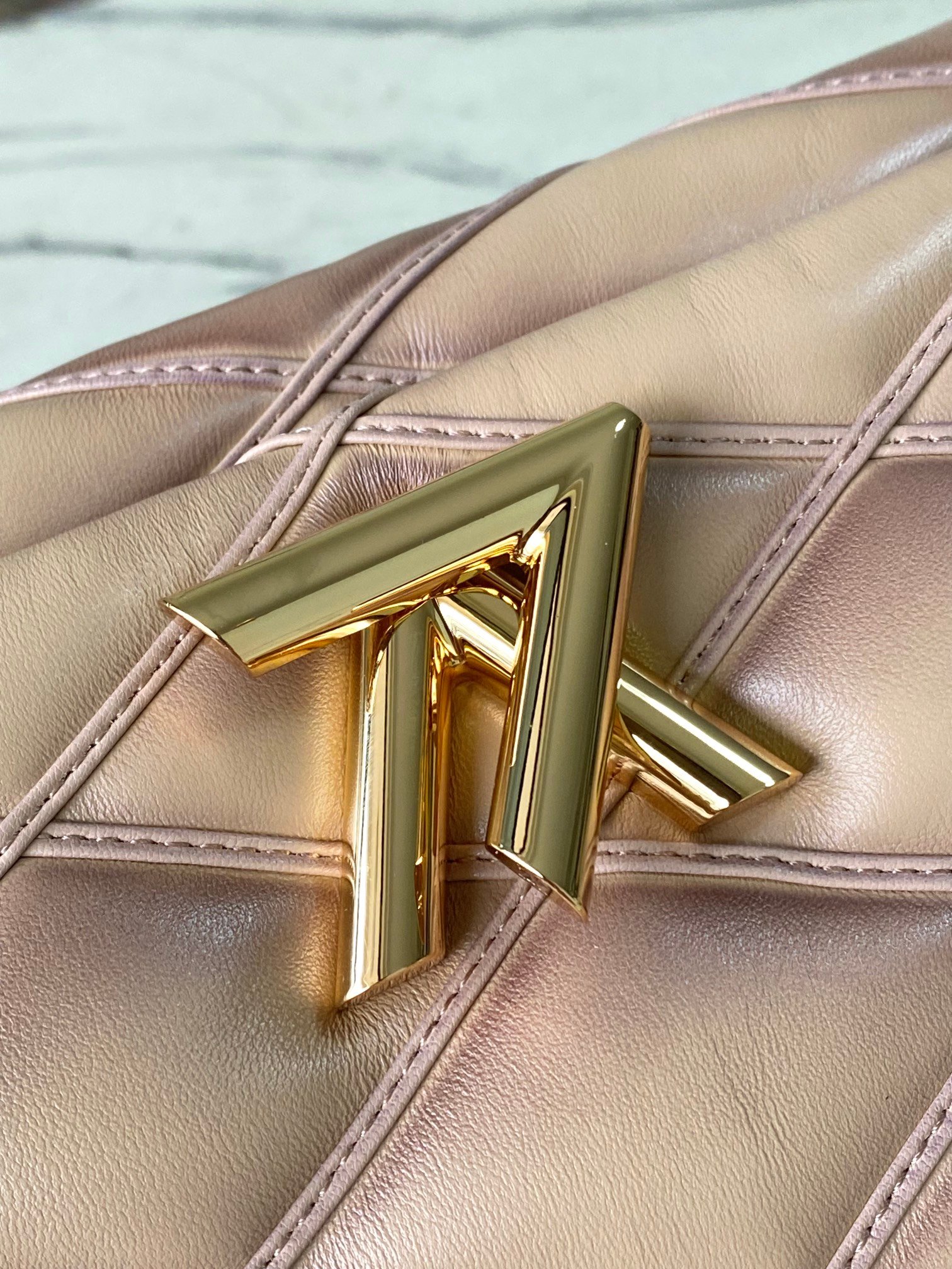 M23568 Louis Vuitton 頂級高仿精品包包 手提包