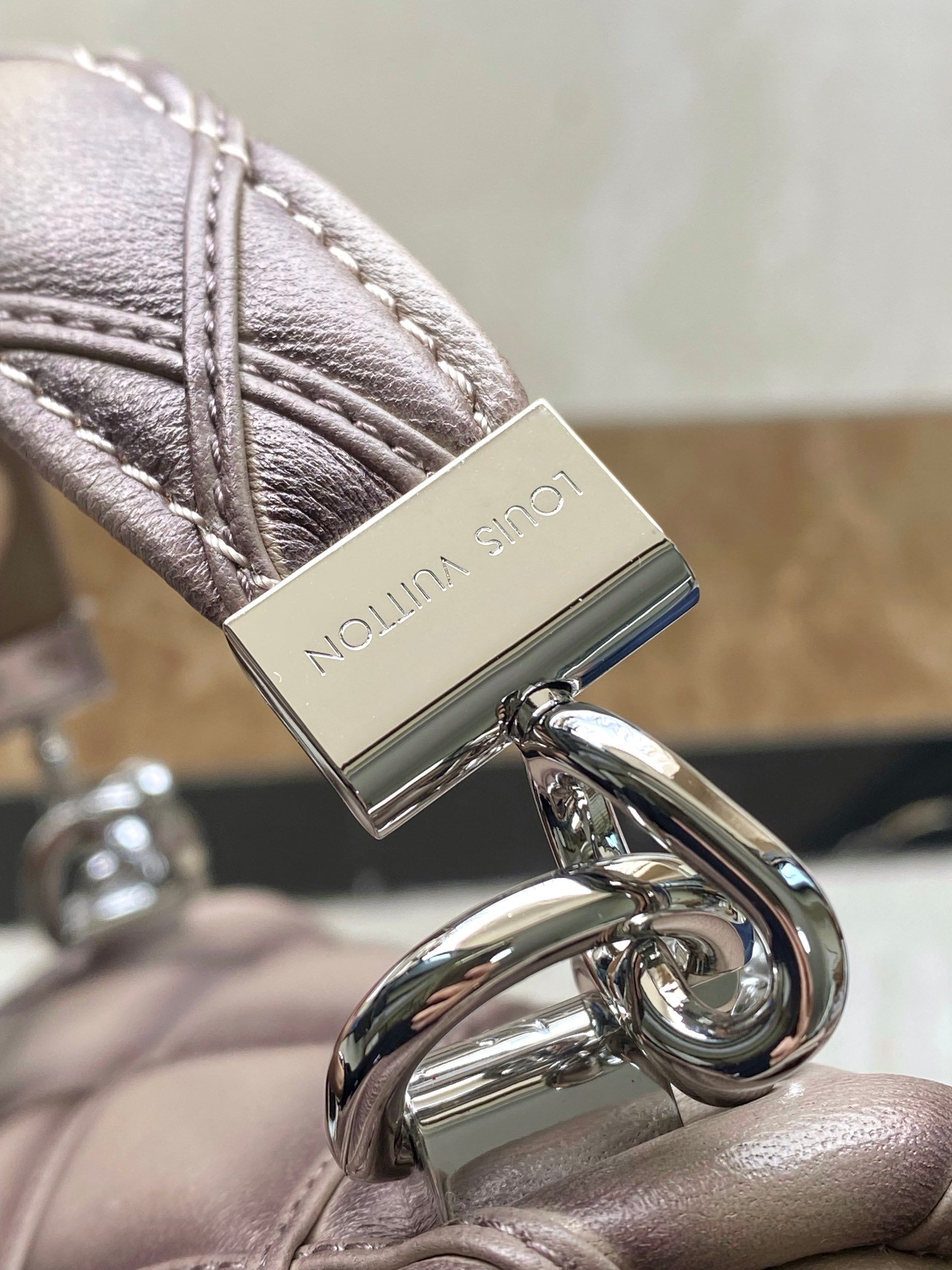 M23045 Louis Vuitton 原單一比一復刻包包 銀灰色