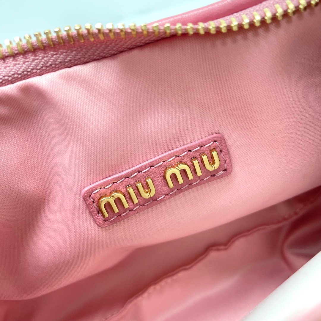 Miu Miu缪缪複刻包包 Wander Matelassé納帕軟皮半月形手袋 粉紅